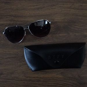 Steve Madden sunglasses & Diff case